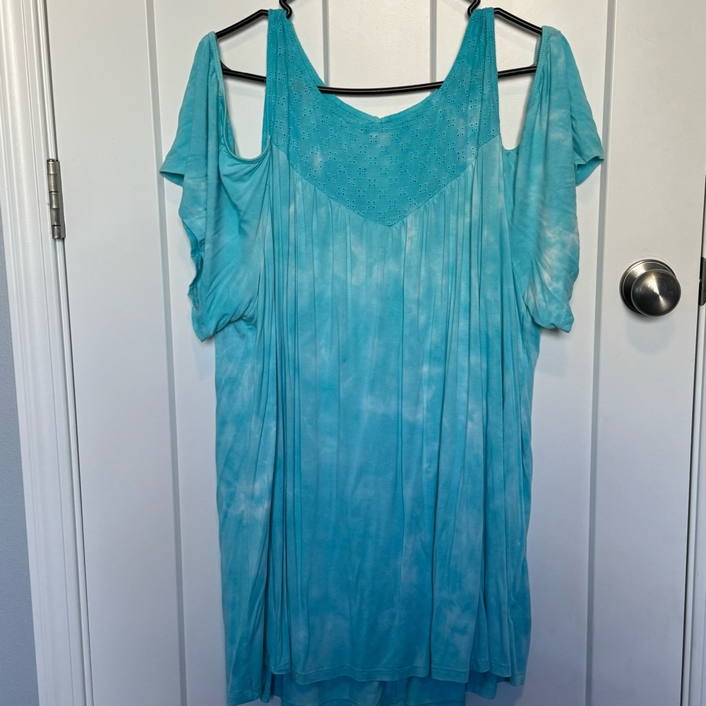 Torrid Women’s Plus size 4 Tie Dye cold off the shoulder Top
